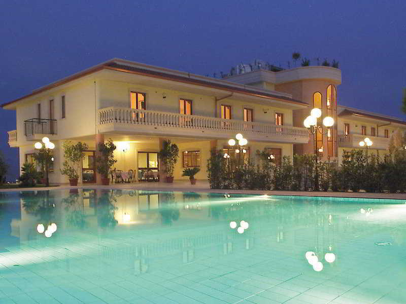 Hotel Parco Serrone Corato Extérieur photo