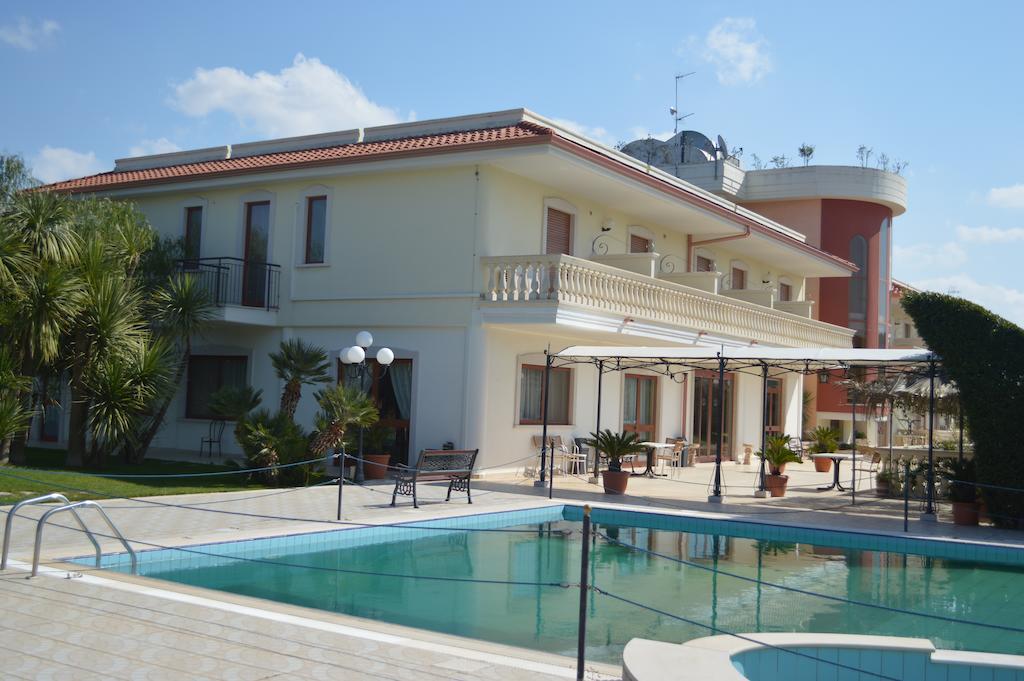 Hotel Parco Serrone Corato Extérieur photo