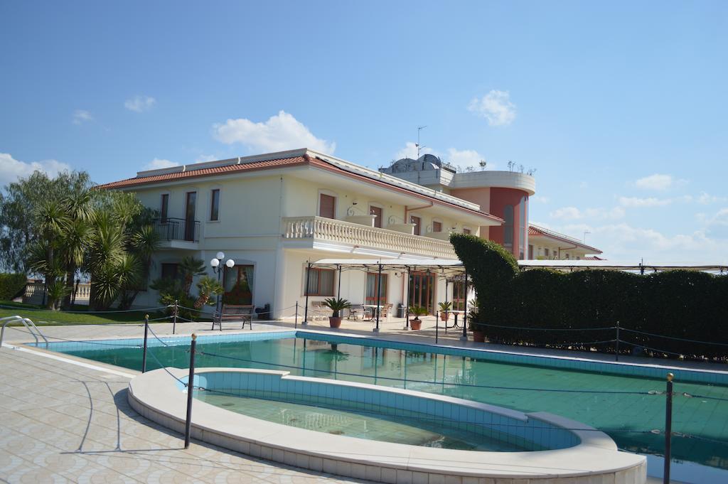 Hotel Parco Serrone Corato Extérieur photo